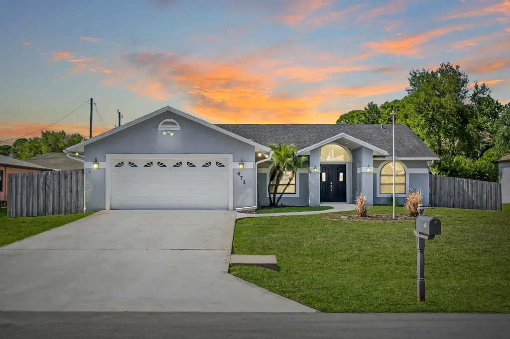 471 SE Ron Rico Terrace Port St Lucie FL 34983