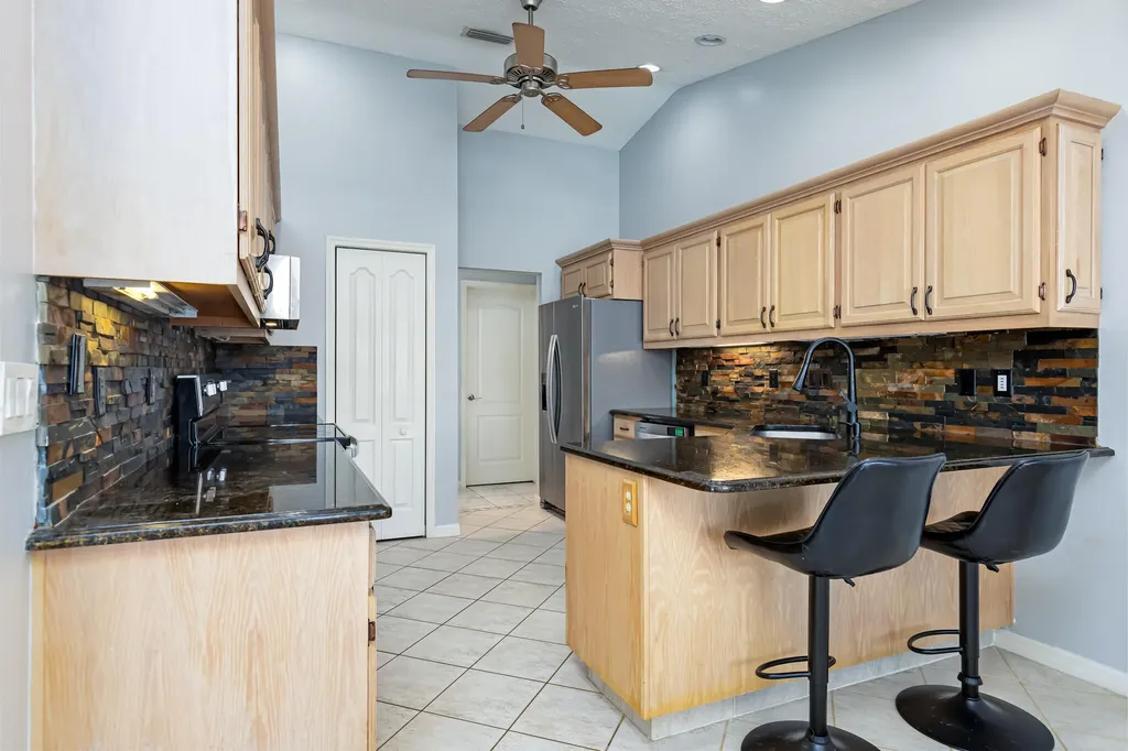 471 SE Ron Rico Terrace Port St Lucie FL 34983