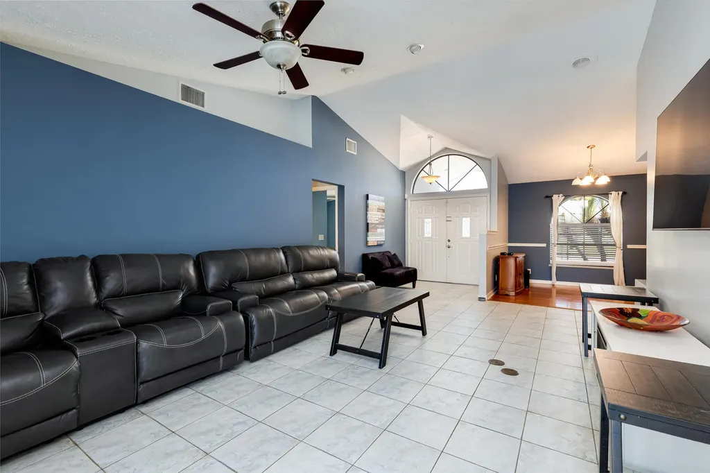471 SE Ron Rico Terrace Port St Lucie FL 34983