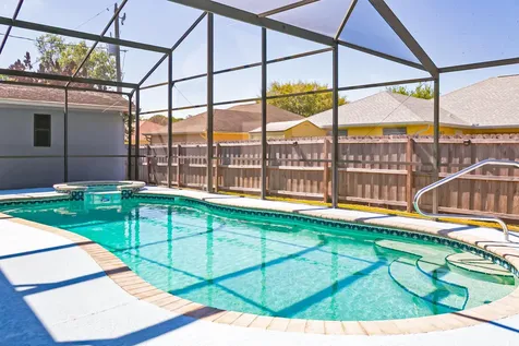 471 SE Ron Rico Terrace Port St Lucie FL 34983