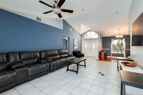 471 SE Ron Rico Terrace Port St Lucie FL 34983