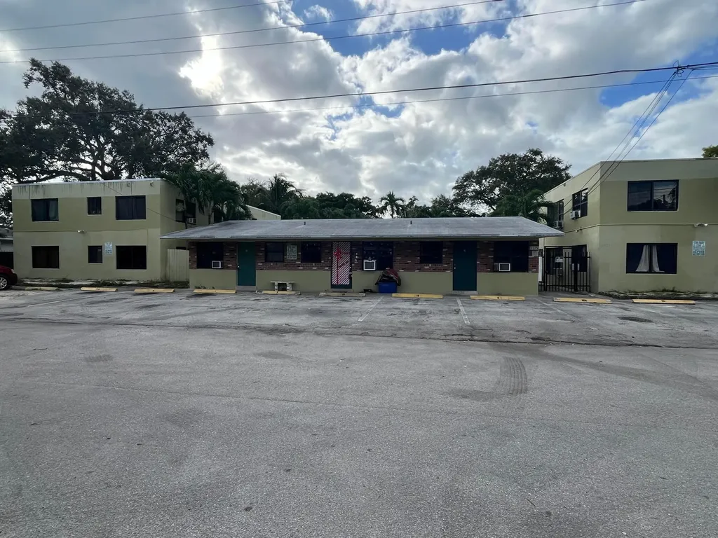1113 SW 15th Terrace Fort Lauderdale FL 33312