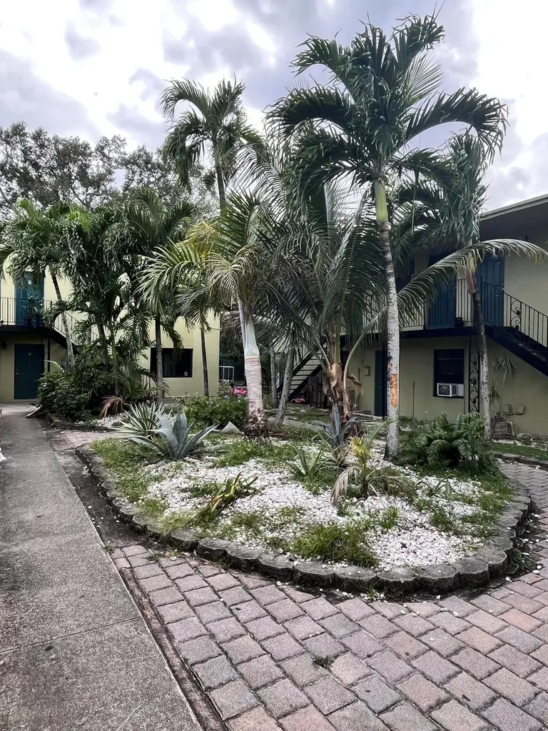 1113 SW 15th Terrace Fort Lauderdale FL 33312