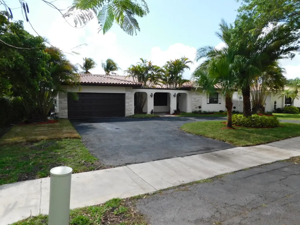 21411 Highland Lakes Boulevard Miami FL 33179