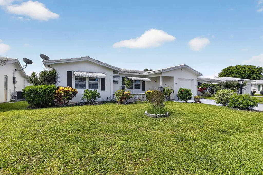 1104 W Ocean Avenue Boynton Beach FL 33426