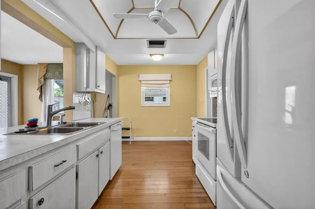 1104 W Ocean Avenue Boynton Beach FL 33426