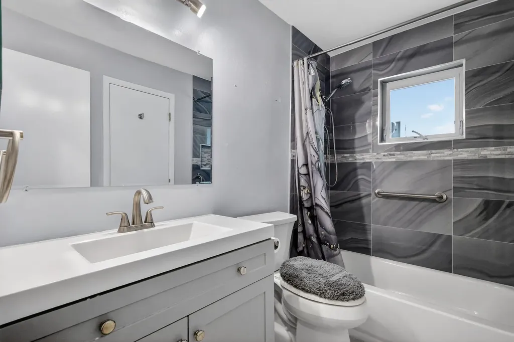 1104 W Ocean Avenue Boynton Beach FL 33426