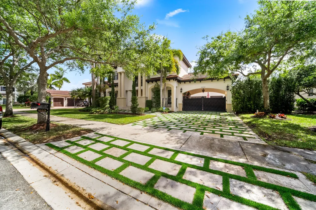 10221 Majestic Trail Parkland FL 33076