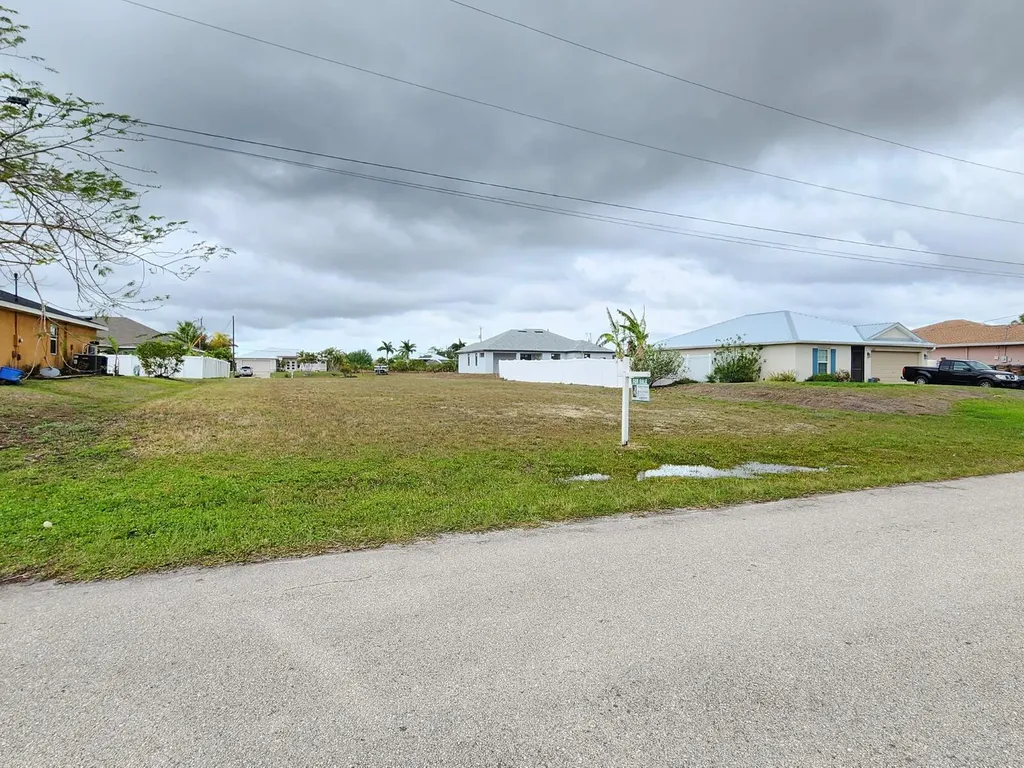 3222 NE 13th Court Cape Coral FL 33909