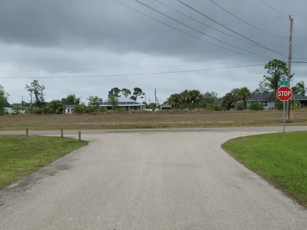 3222 NE 13th Court Cape Coral FL 33909