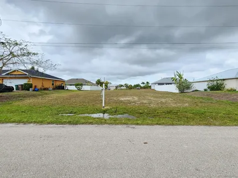 3222 NE 13th Court Cape Coral FL 33909