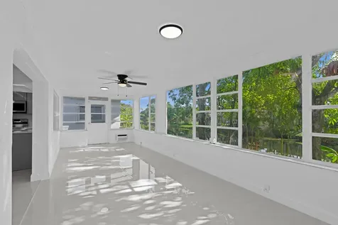 4300 NW 45th Terrace Lauderdale Lakes FL 33319