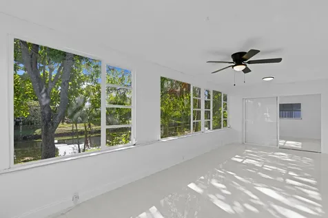 4300 NW 45th Terrace Lauderdale Lakes FL 33319