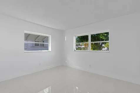 4300 NW 45th Terrace Lauderdale Lakes FL 33319