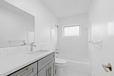 4300 NW 45th Terrace Lauderdale Lakes FL 33319