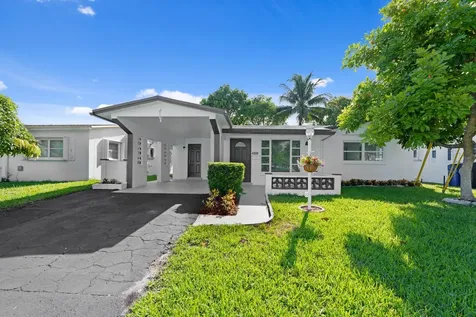 4300 NW 45th Terrace Lauderdale Lakes FL 33319