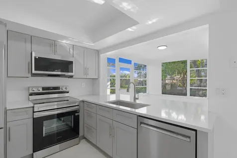 4300 NW 45th Terrace Lauderdale Lakes FL 33319