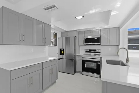 4300 NW 45th Terrace Lauderdale Lakes FL 33319