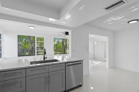 4300 NW 45th Terrace Lauderdale Lakes FL 33319