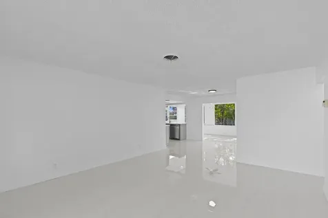 4300 NW 45th Terrace Lauderdale Lakes FL 33319