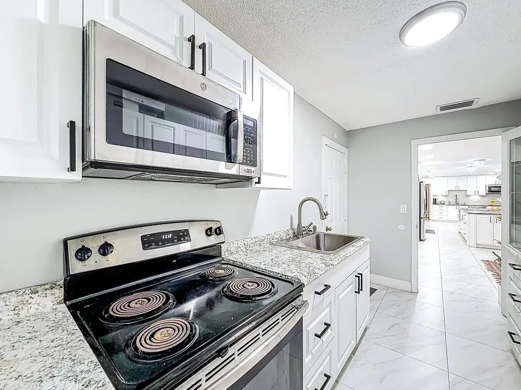 9990 NW 38th Street Coral Springs FL 33065