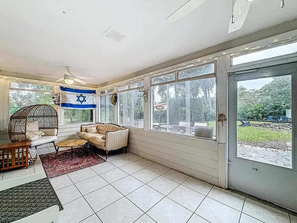 9990 NW 38th Street Coral Springs FL 33065