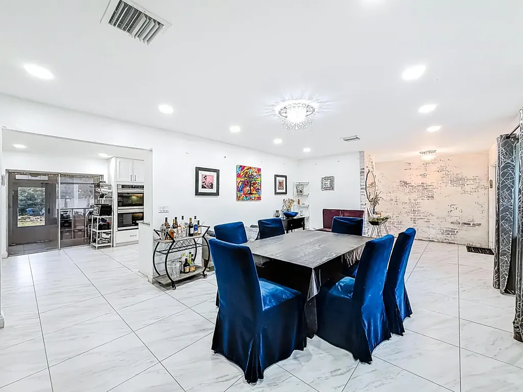 9990 NW 38th Street Coral Springs FL 33065