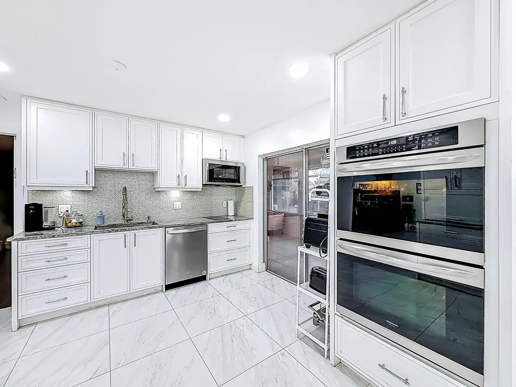 9990 NW 38th Street Coral Springs FL 33065