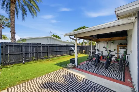 3690 NE 16th Avenue Oakland Park FL 33334