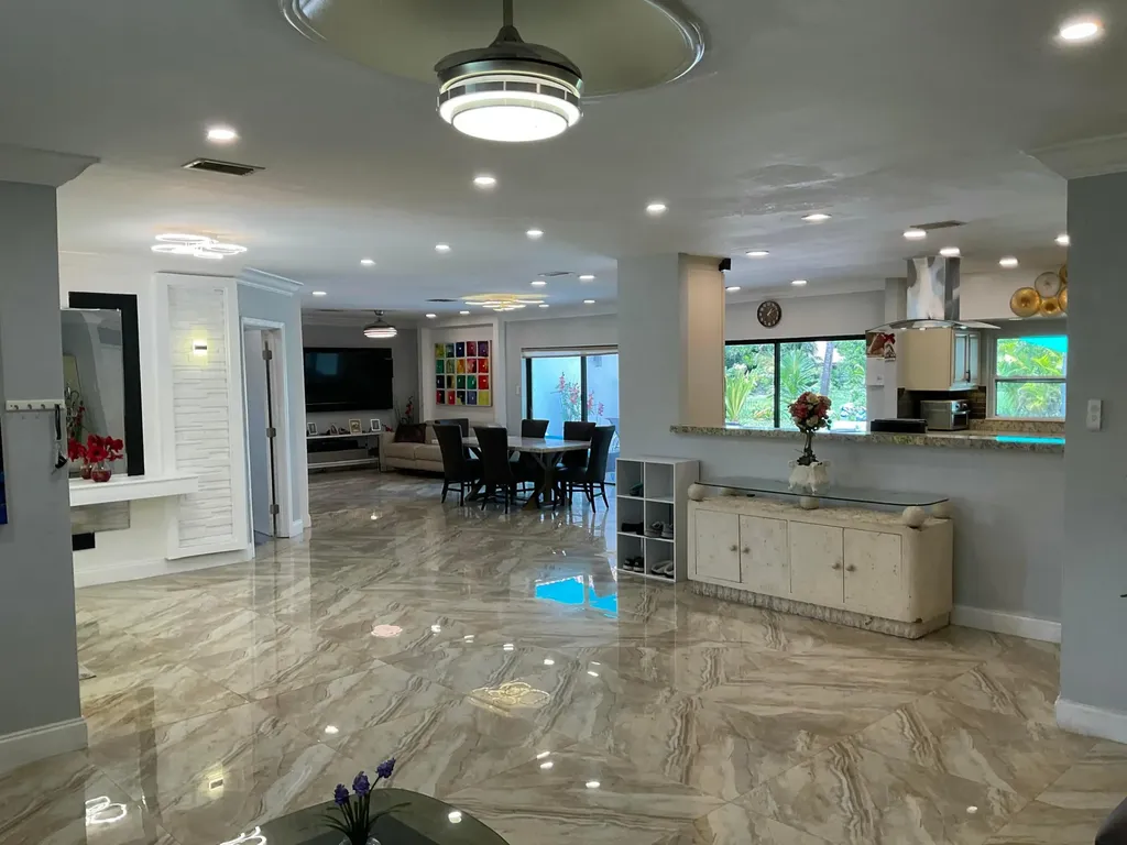 10477 NW 4th Street Coral Springs FL 33071