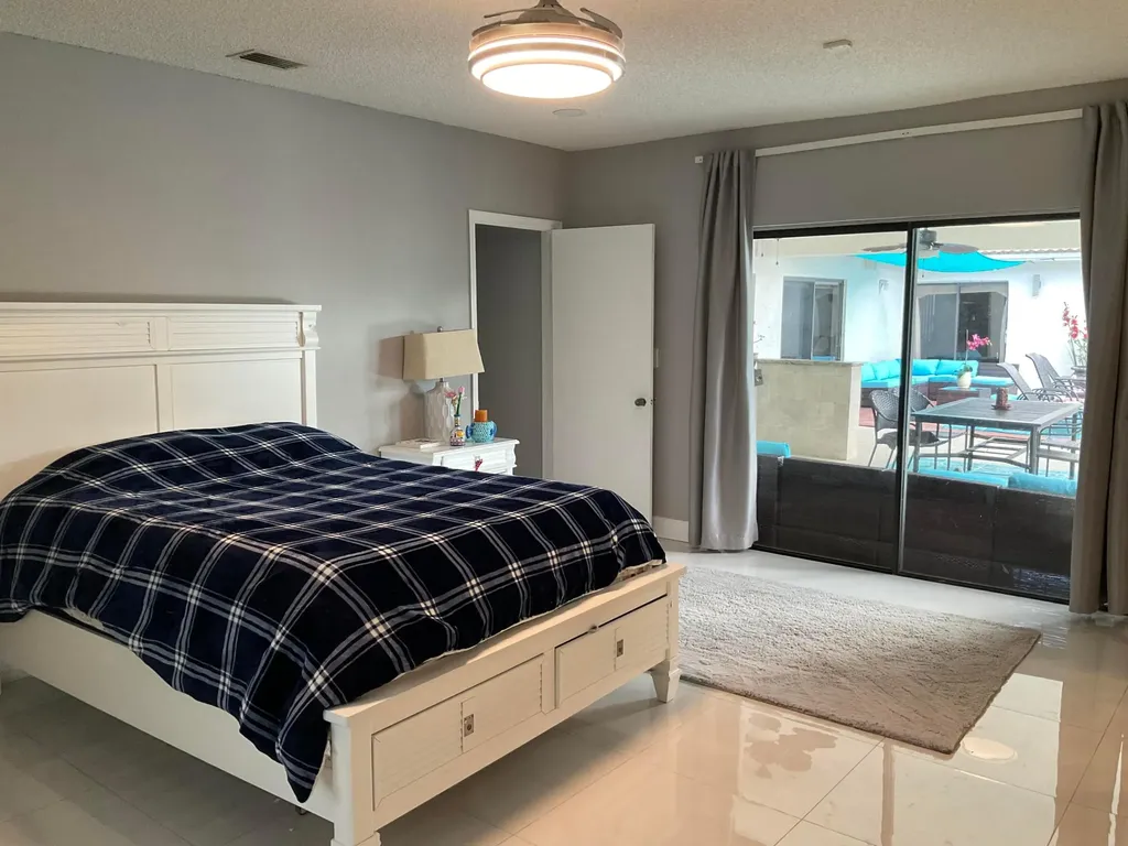 10477 NW 4th Street Coral Springs FL 33071