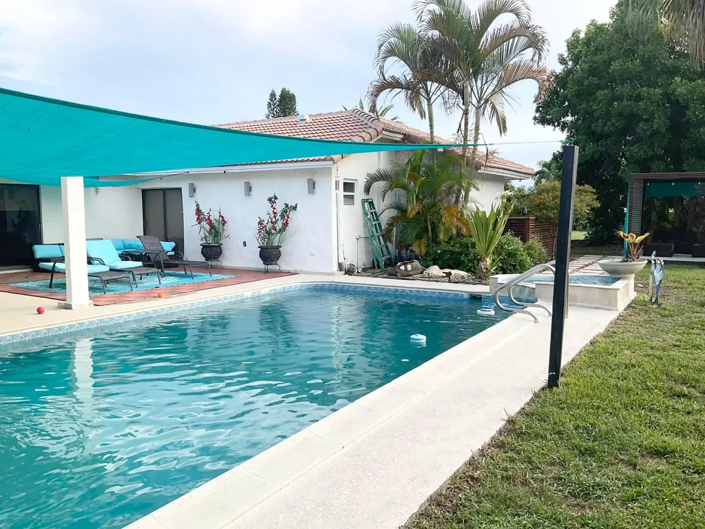 10477 NW 4th Street Coral Springs FL 33071