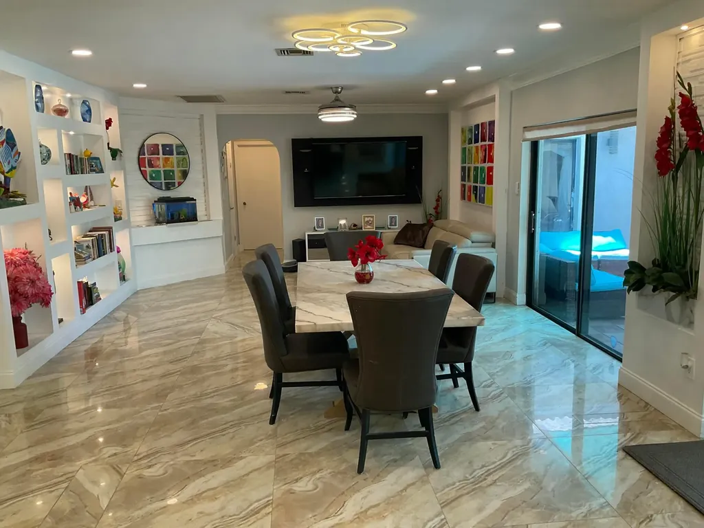 10477 NW 4th Street Coral Springs FL 33071