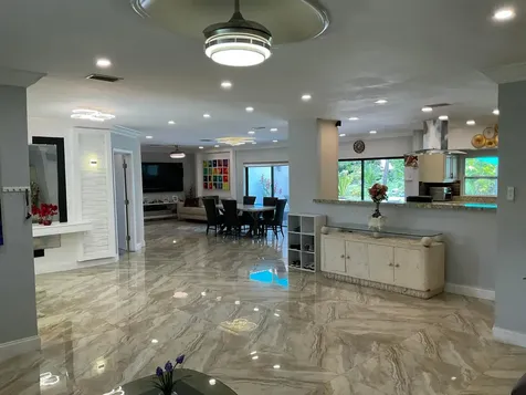 10477 NW 4th Street Coral Springs FL 33071