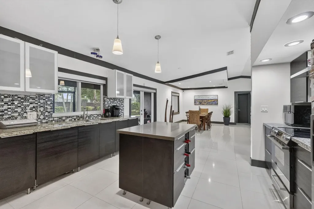 6800 NW 24th Terrace Fort Lauderdale FL 33309