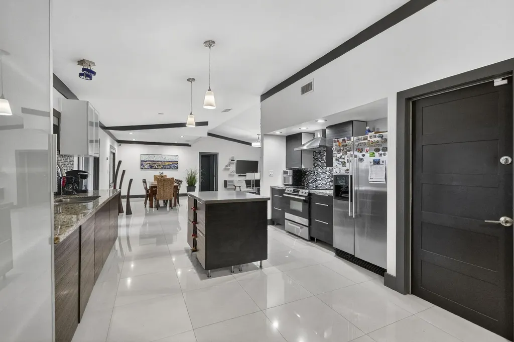6800 NW 24th Terrace Fort Lauderdale FL 33309