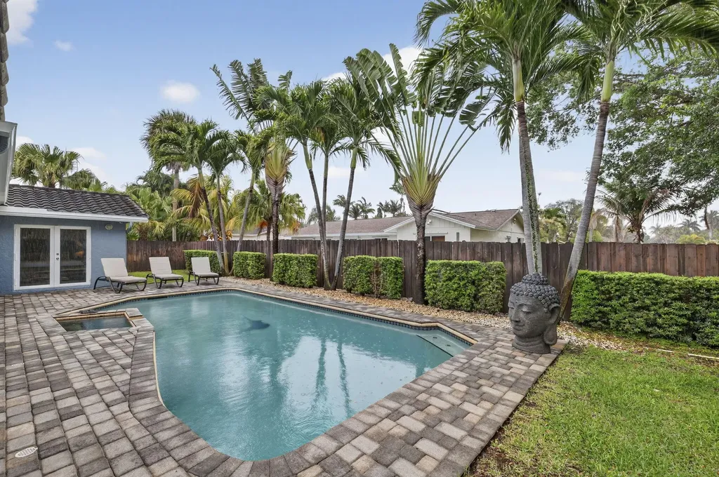 6800 NW 24th Terrace Fort Lauderdale FL 33309