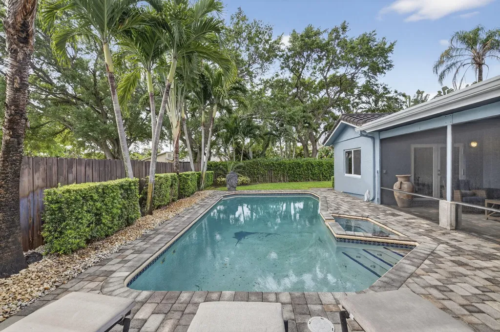 6800 NW 24th Terrace Fort Lauderdale FL 33309
