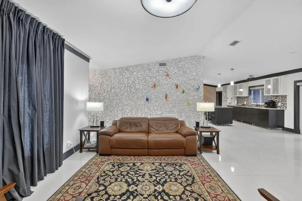 6800 NW 24th Terrace Fort Lauderdale FL 33309