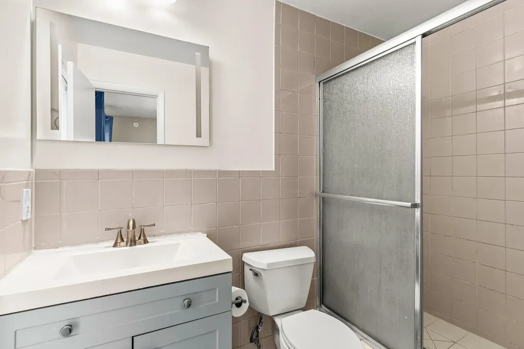 1121 N 66th Terrace Hollywood FL 33024