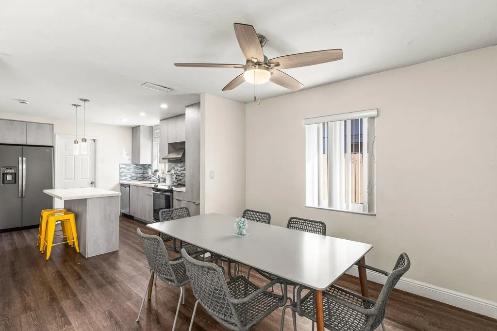 1121 N 66th Terrace Hollywood FL 33024