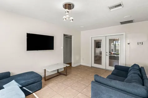 1121 N 66th Terrace Hollywood FL 33024