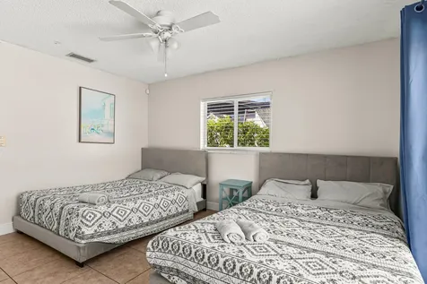 1121 N 66th Terrace Hollywood FL 33024