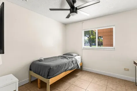 1121 N 66th Terrace Hollywood FL 33024