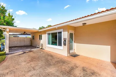 1121 N 66th Terrace Hollywood FL 33024