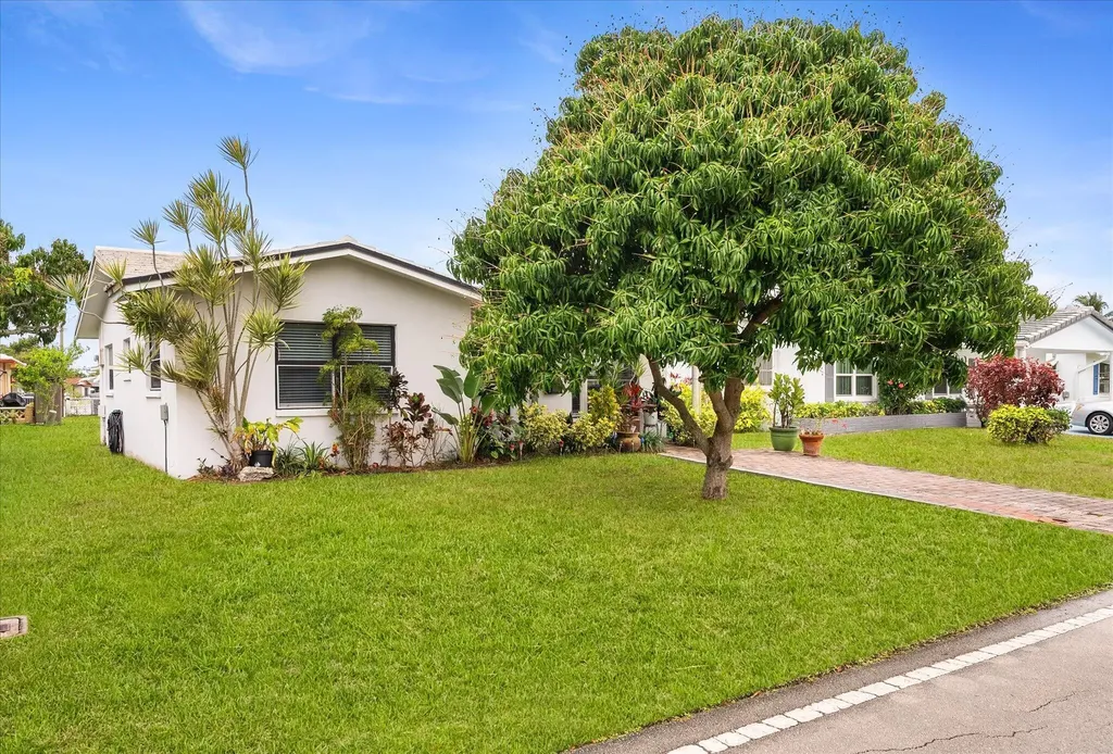 5713 NW 84th Terrace Tamarac FL 33321