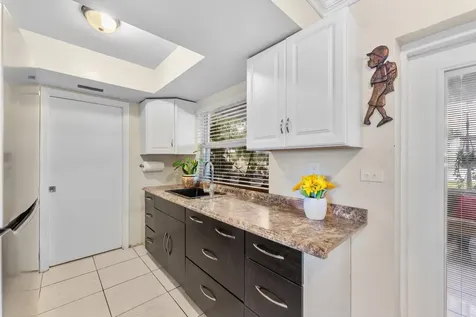5713 NW 84th Terrace Tamarac FL 33321