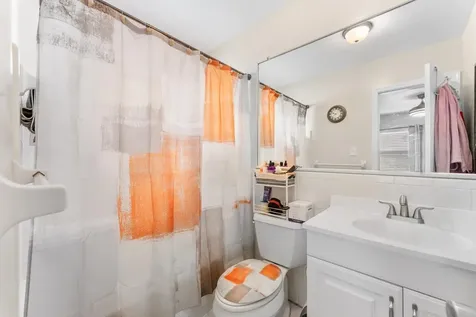 5713 NW 84th Terrace Tamarac FL 33321