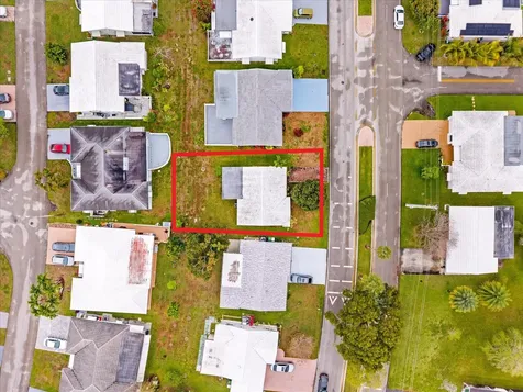 5713 NW 84th Terrace Tamarac FL 33321