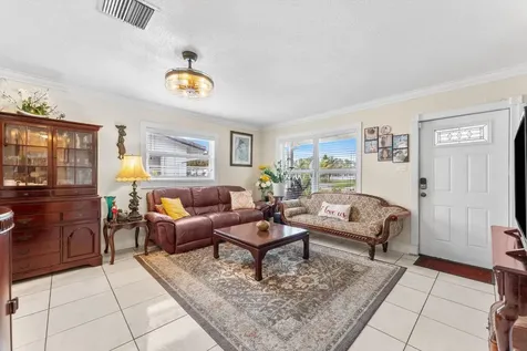 5713 NW 84th Terrace Tamarac FL 33321